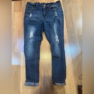 Trendy Distressed Ankle Jeans in Dark Blue